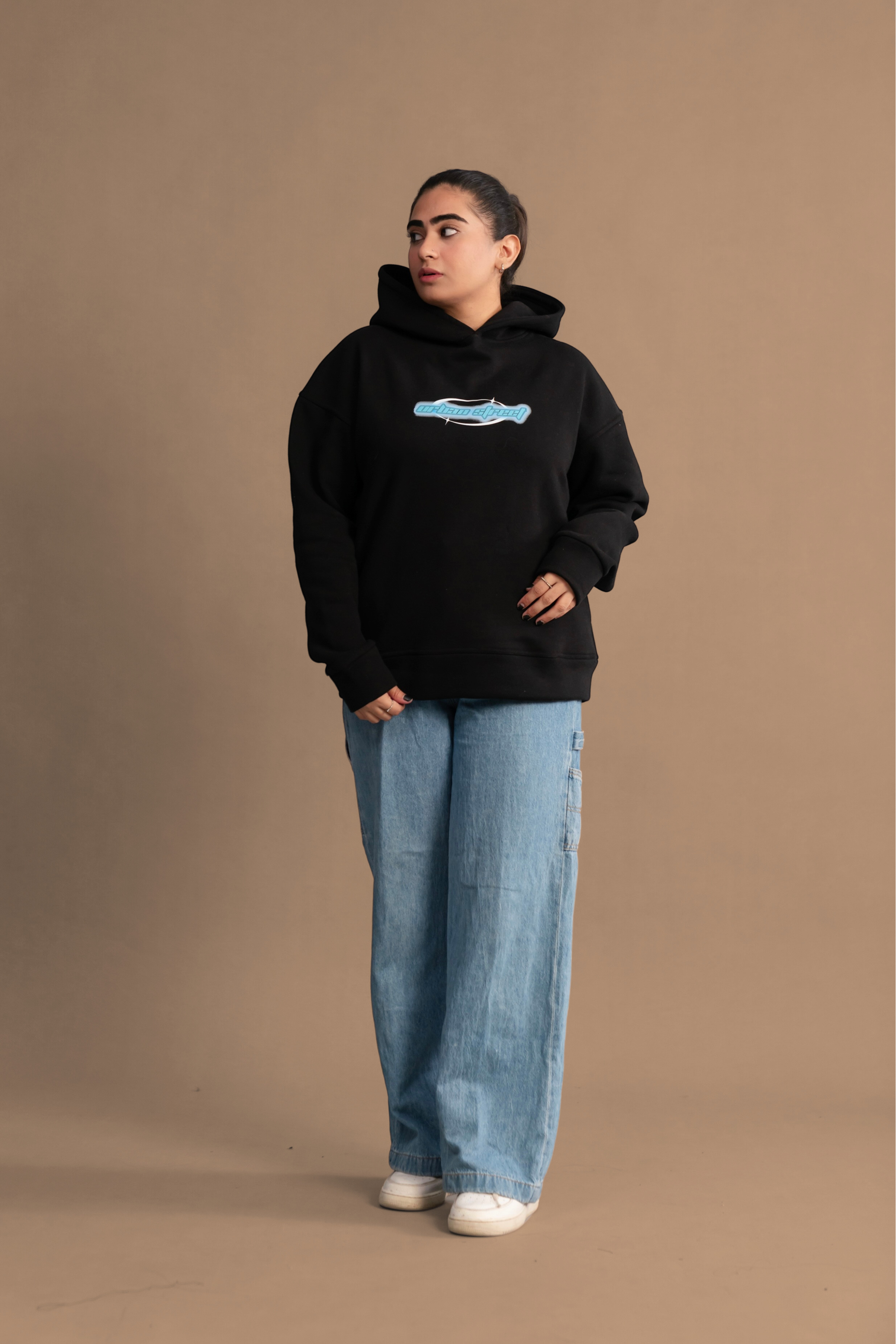 BLACK GRAPHIC HOODIE